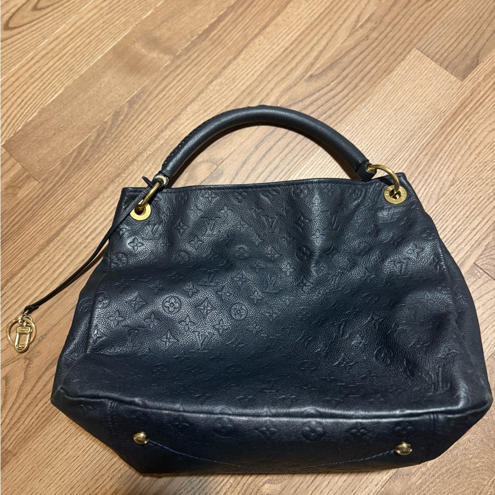 Louis Vuitton Black Shoulder Bag with Gold Accents - Picture 2 of 5
